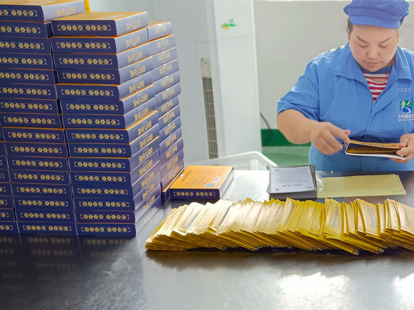 為什么選擇黑膏藥oem，膏藥oem貼牌發(fā)展前景越來(lái)越好是什么原因？